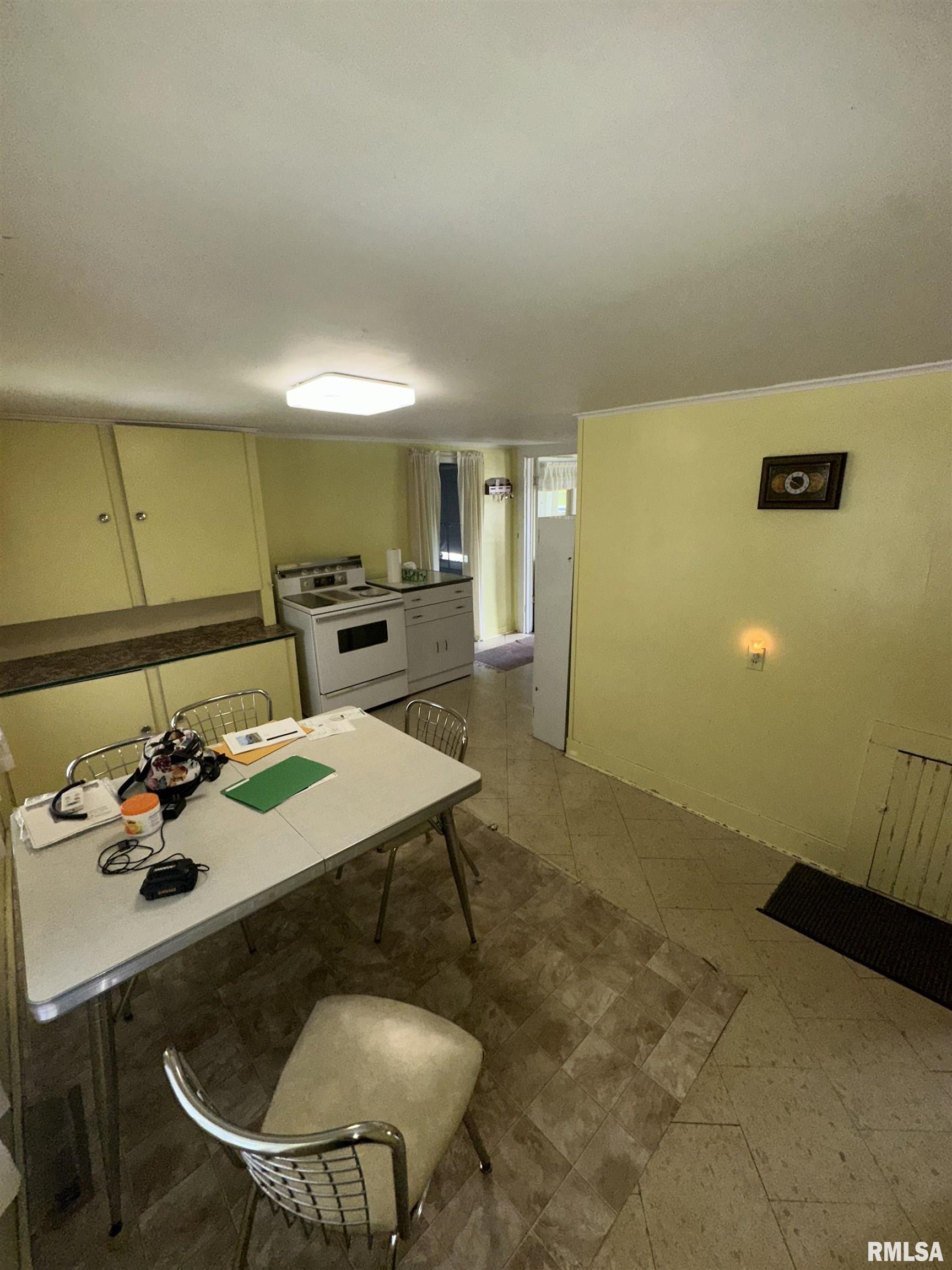 202 North Madison Street Washburn, IL 61570 - Photo 5 of 12