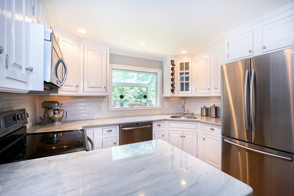 25 Colonial Road Hingham, MA 02043 - Photo 7 of 18 Gallery Image 7