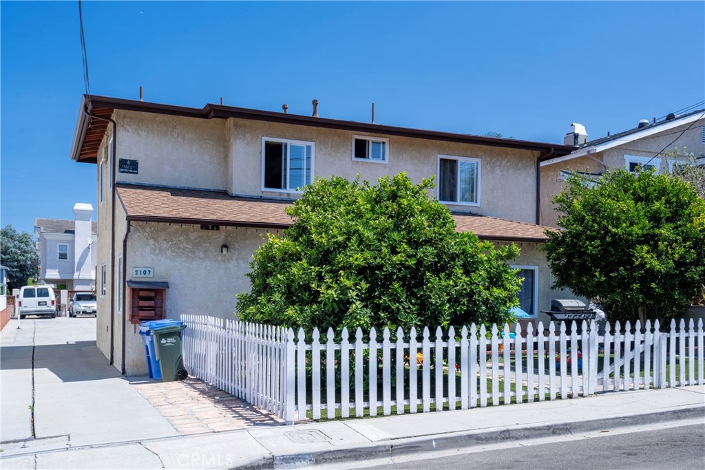 2107 Pullman Lane Redondo Beach, CA 90278 - Photo 2 of 16