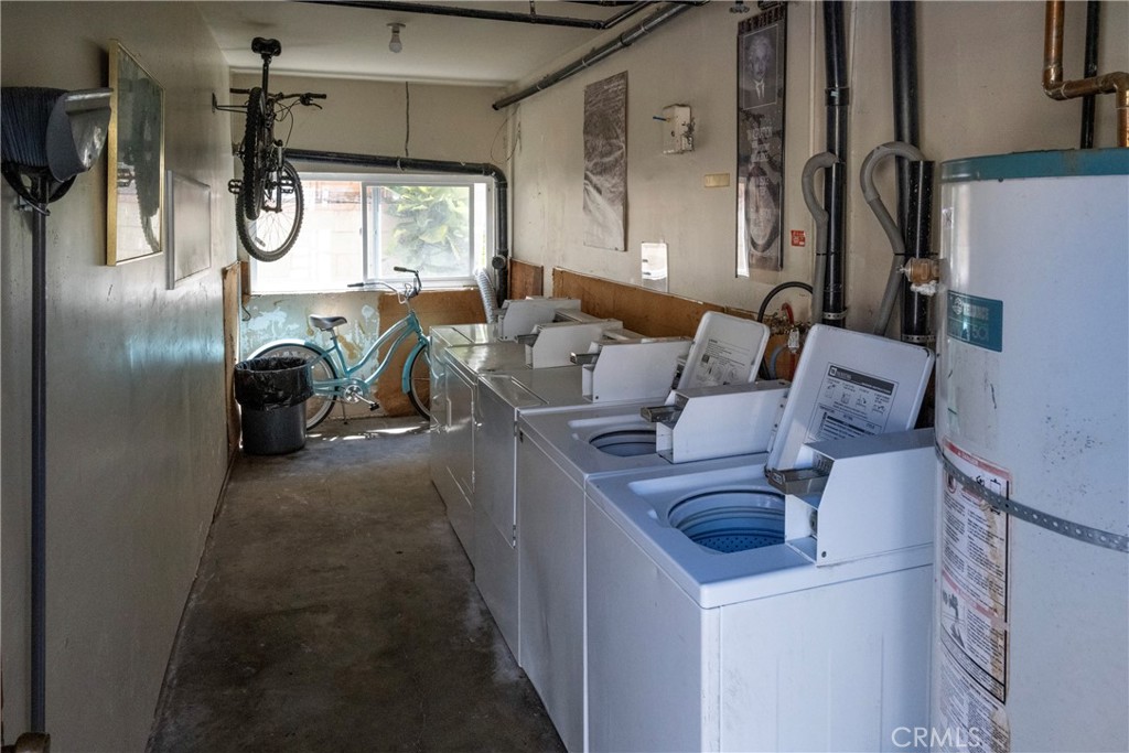 2107 Pullman Lane Redondo Beach, CA 90278 - Photo 4 of 16 a utility room with multiple dryer and washer