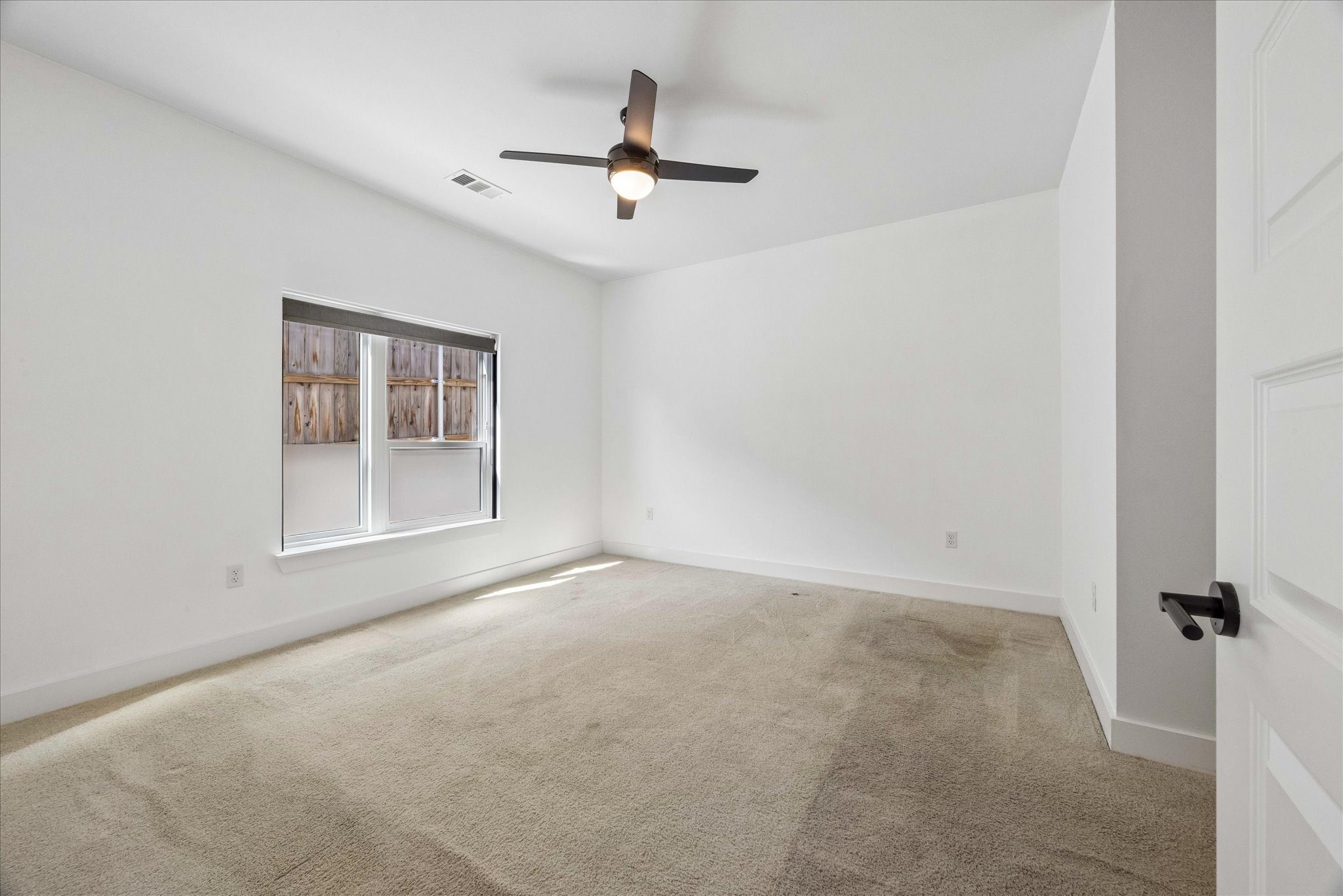 2220 Webberville Road, Unit 216 Austin, TX 78702 - Photo 18 of 26 Spacious primary bedroom