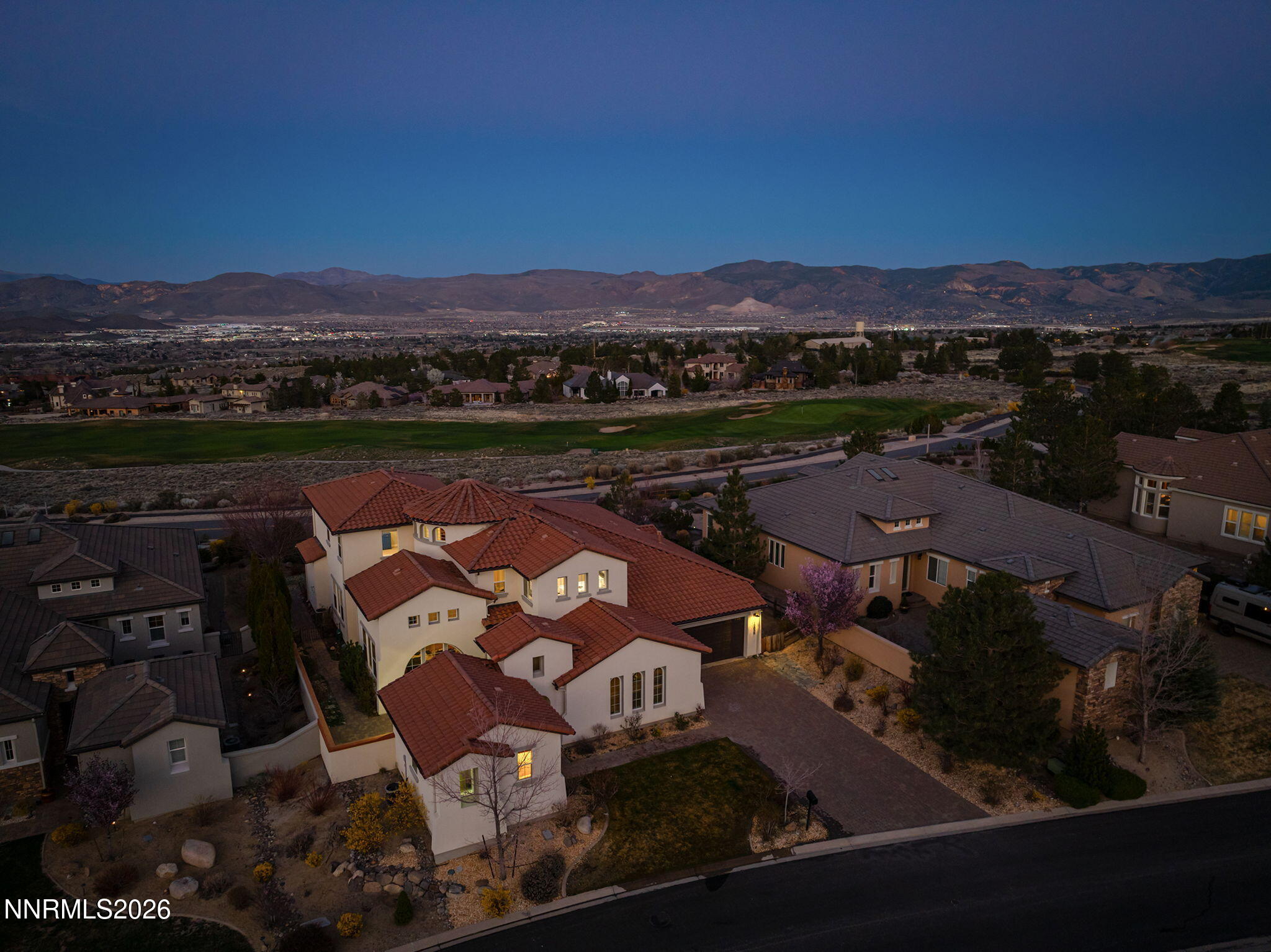 10058 Vía Solano Reno, NV 89511 - Photo 10 of 82 11-web-or-mls-DJI_0293