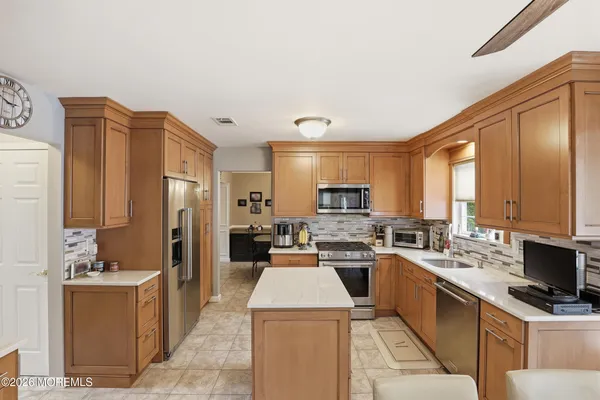 $899,000 | 16 Diamond Lane, Howell, NJ 07731