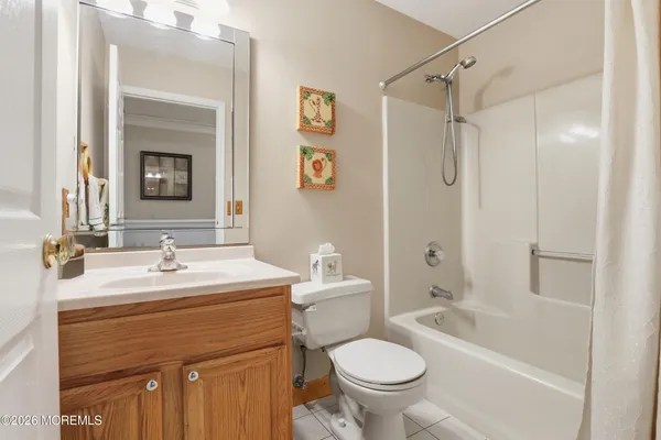 $899,000 | 16 Diamond Lane, Howell, NJ 07731