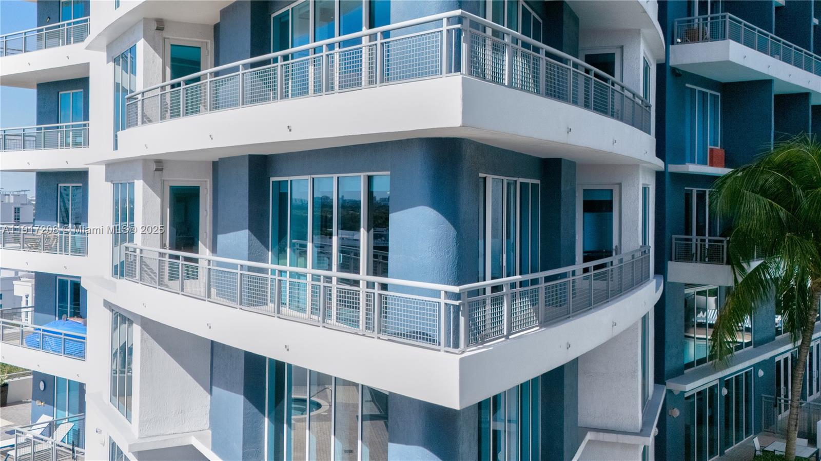 60 Southwest 13th Street, Unit 1400 Miami, FL 33130 - Photo 26 of 46 a front view of a house with balcony