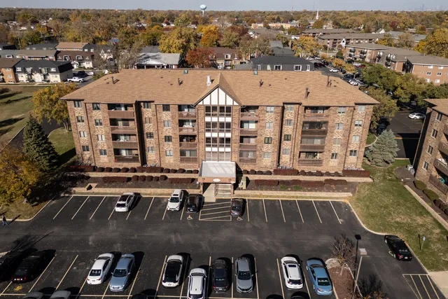 $309,900 | 10420 Circle Drive, Unit 47B, Oak Lawn, IL 60453
