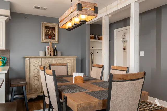 $309,900 | 10420 Circle Drive, Unit 47B, Oak Lawn, IL 60453