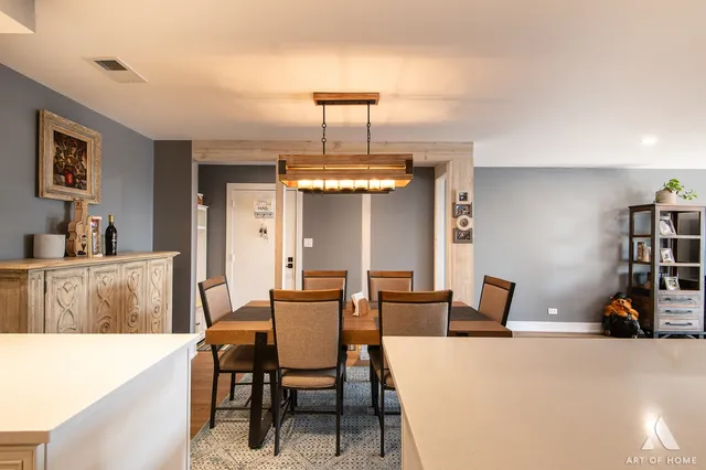 $309,900 | 10420 Circle Drive, Unit 47B, Oak Lawn, IL 60453