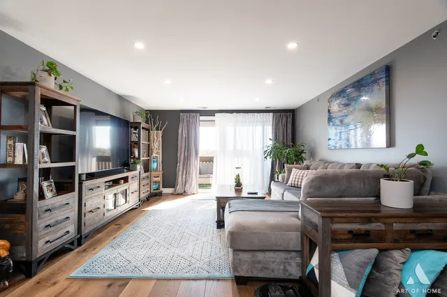 $309,900 | 10420 Circle Drive, Unit 47B, Oak Lawn, IL 60453