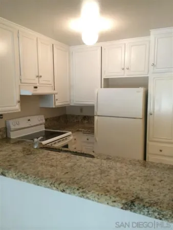 $1,995 | 6930 Hyde Park Drive, Unit 315, San Diego, CA 92119