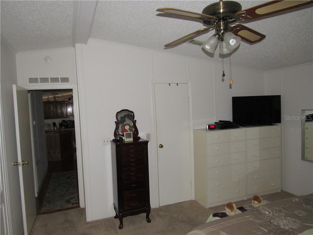 7100 Ulmerton Road, Unit 2013 Largo, FL 33771 - Photo 18 of 28 Gallery Image 18