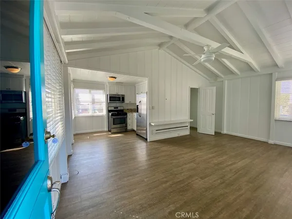 $3,500 | 1451 1/2 Glenneyre Street, Laguna Beach, CA 92651