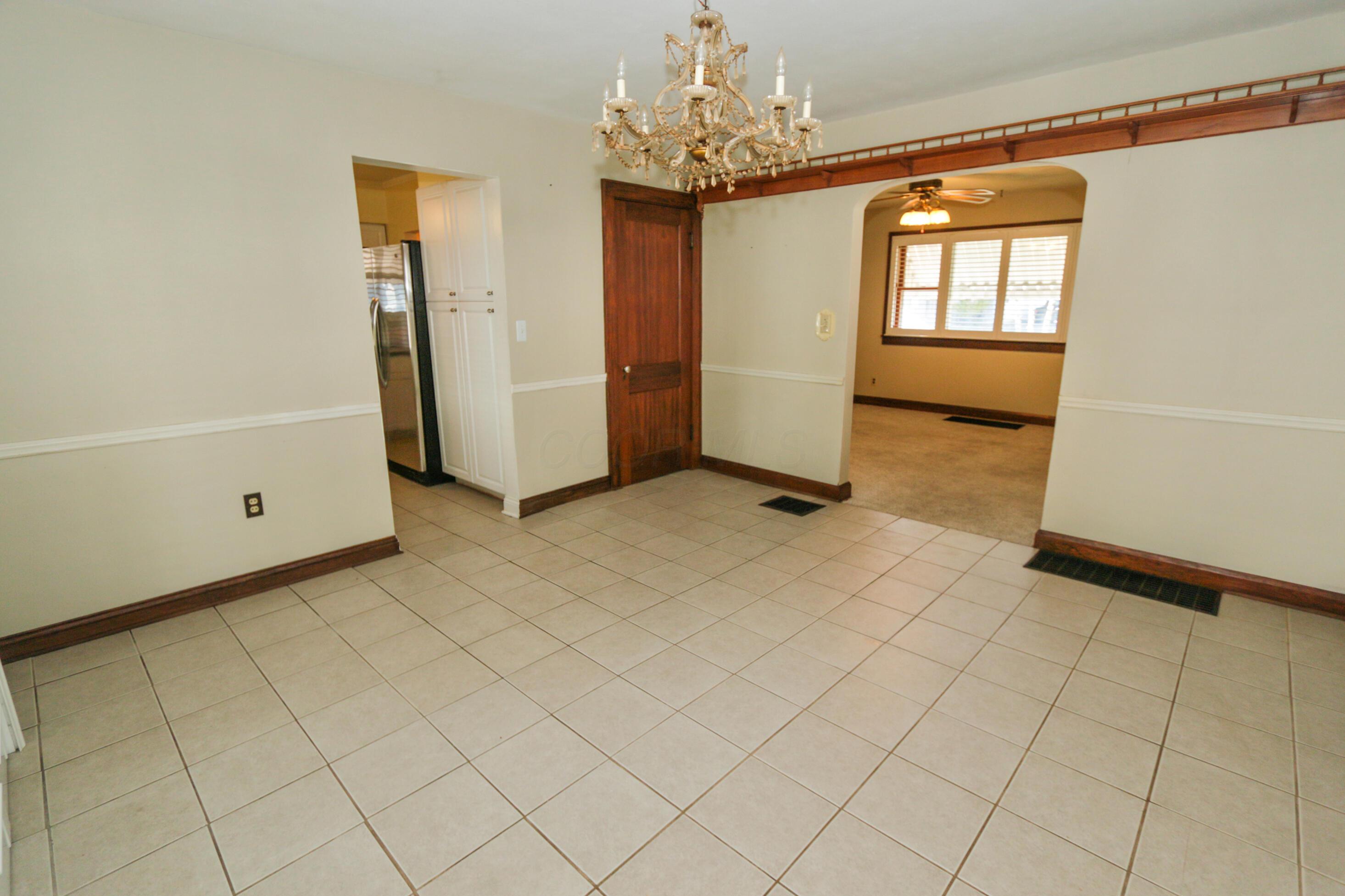 148 Demorest Road Columbus, OH 43204 - Photo 10 of 44 148 Demorest Ave-6