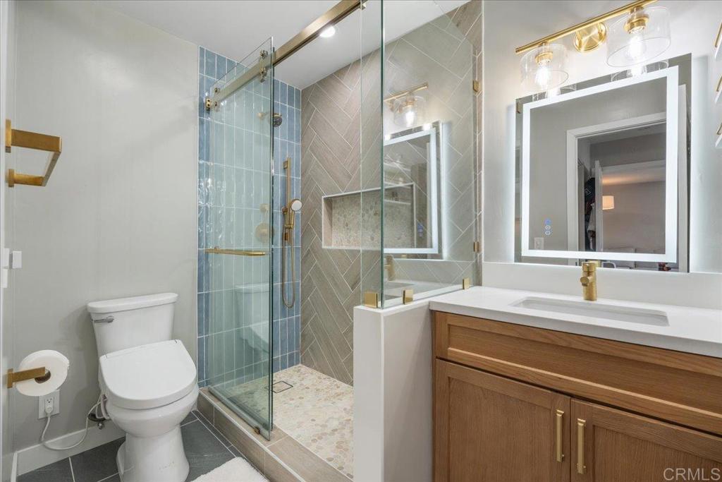 2600 Torrey Pines Road, Unit B38 La Jolla, CA 92037 - Photo 14 of 28 primary bathroom