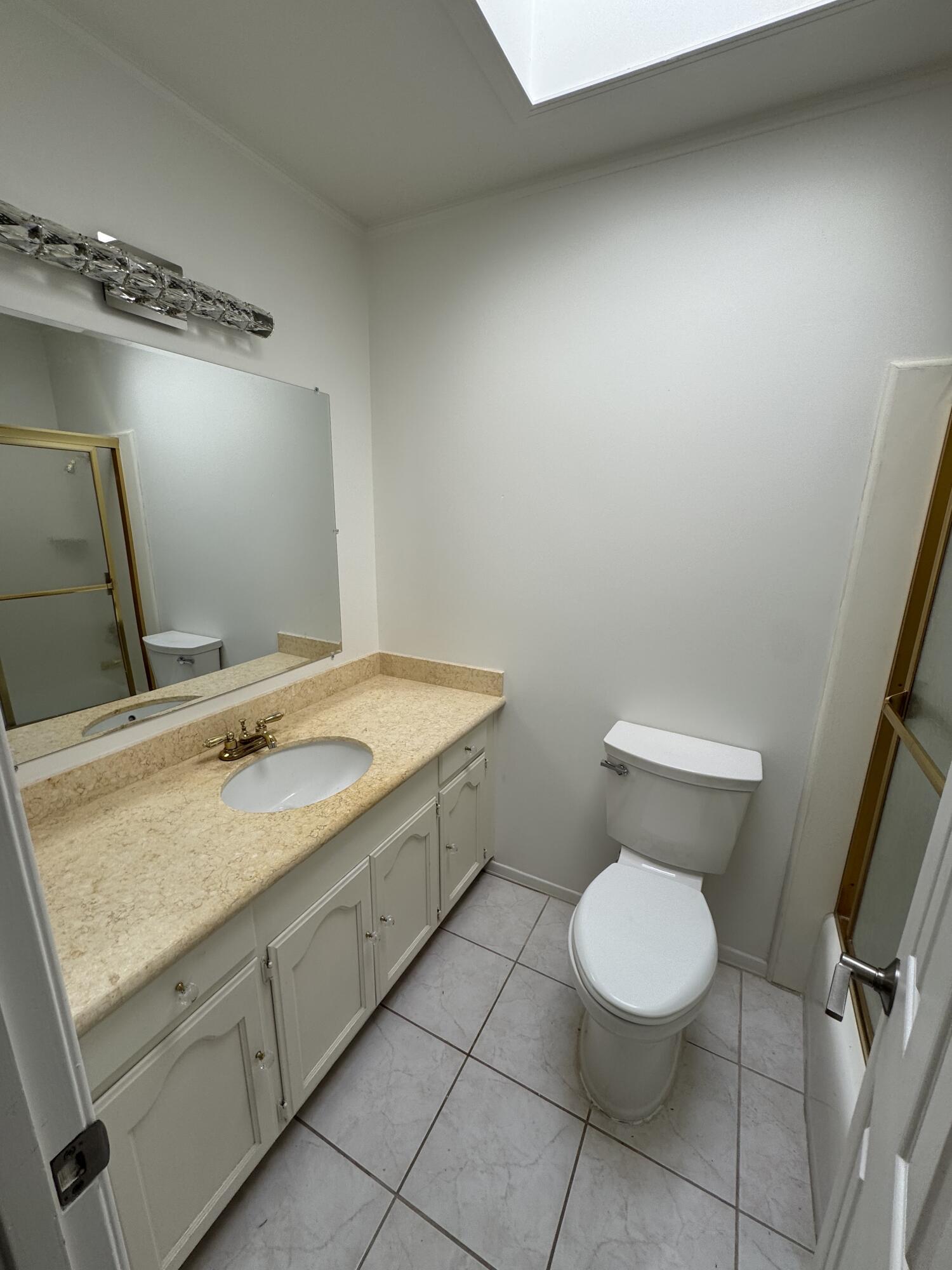 570 Via Rueda Santa Barbara, CA 93110 - Photo 5 of 11 Guest bathroom