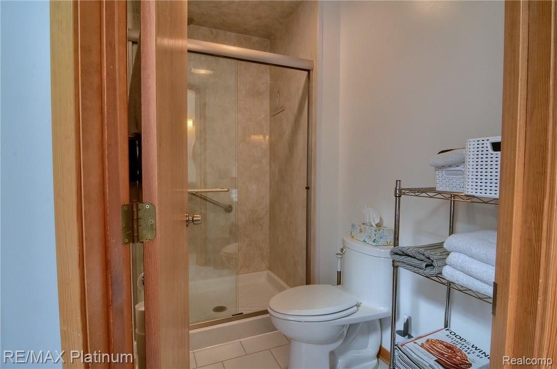 1657 East Rattalee Lake Road Holly, MI 48442 - Photo 20 of 45 Master_Bathroom_2nd_View.jpg