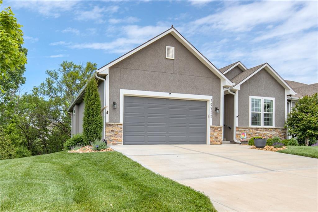 20922 West 190th Terrace Spring Hill, KS 66083 - Photo 2 of 57