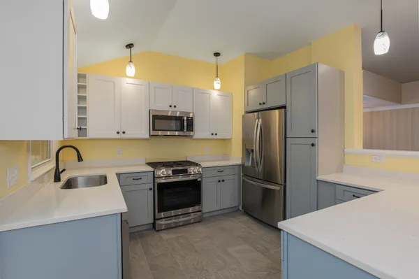 $655,000 | 24 Hampton Falls Road, Exeter, NH 03833