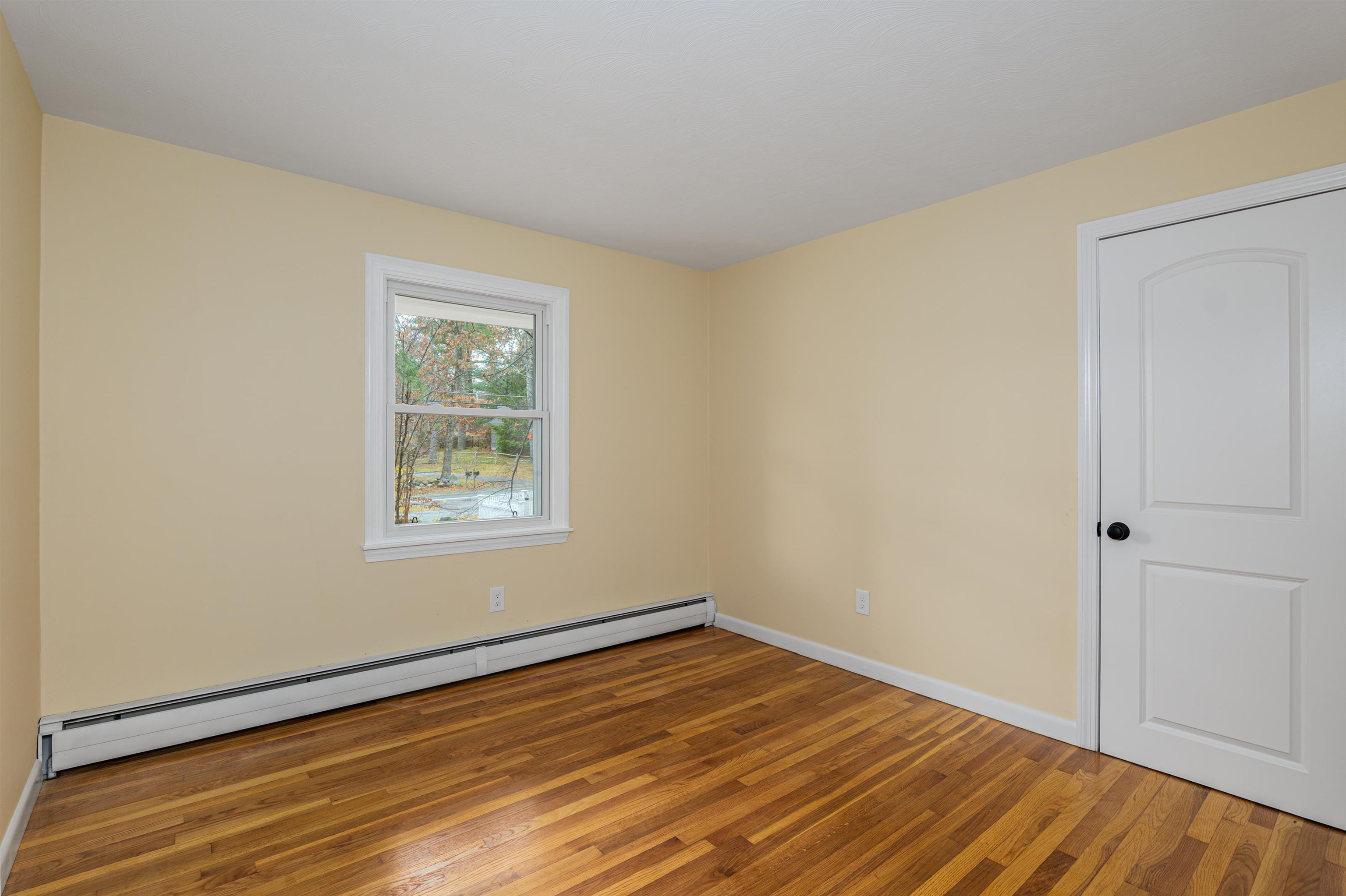 24 Hampton Falls Road Exeter, NH 03833 - Photo 13 of 32