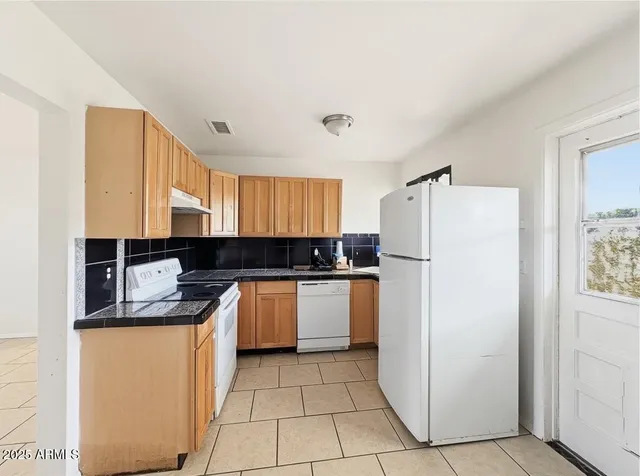 $1,600 | 2715 East Glenrosa Avenue, Phoenix, AZ 85016