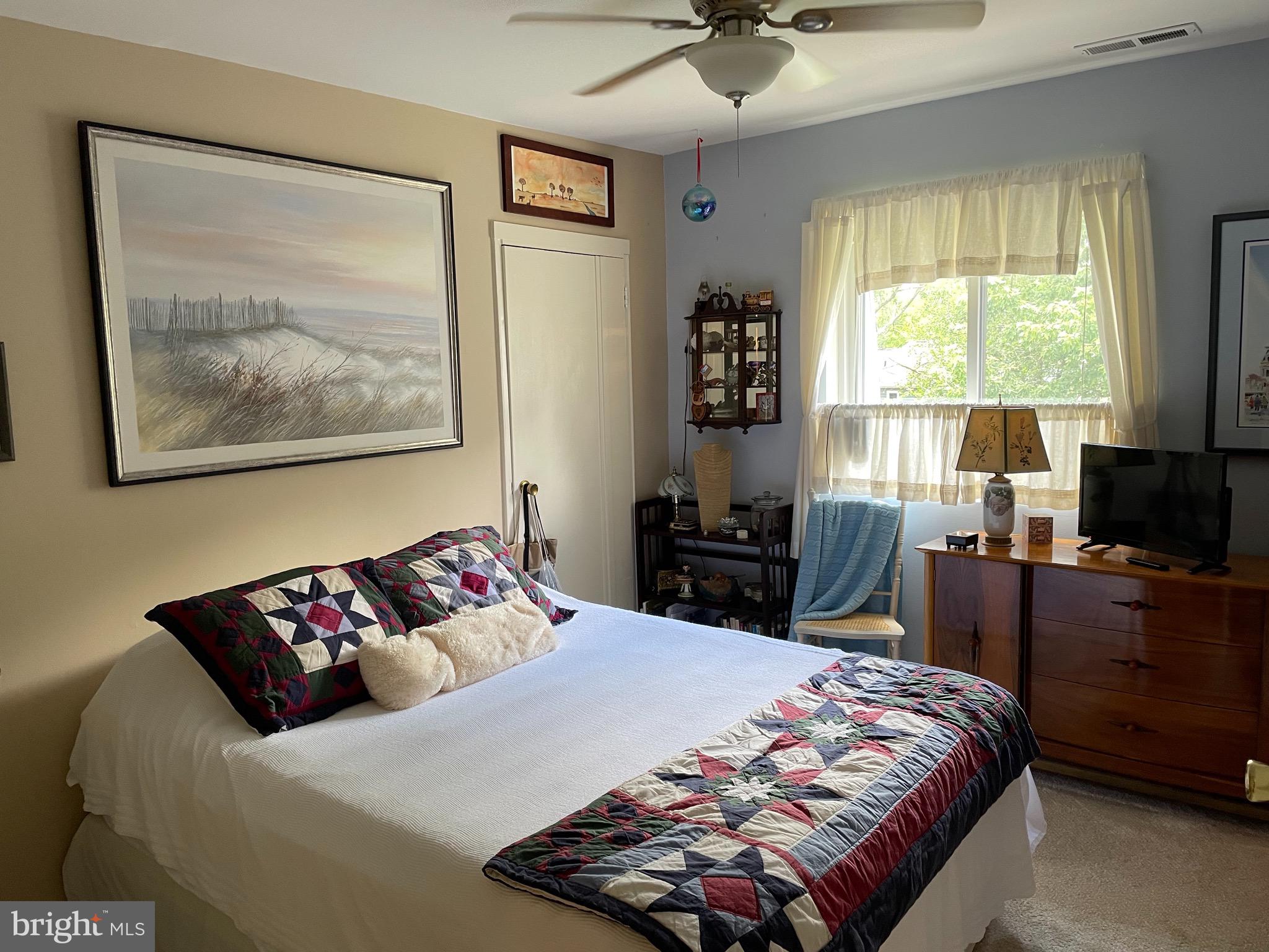 885 North York Road, Unit 18B Warminster, PA 18974 - Photo 12 of 14 Master bedroom
