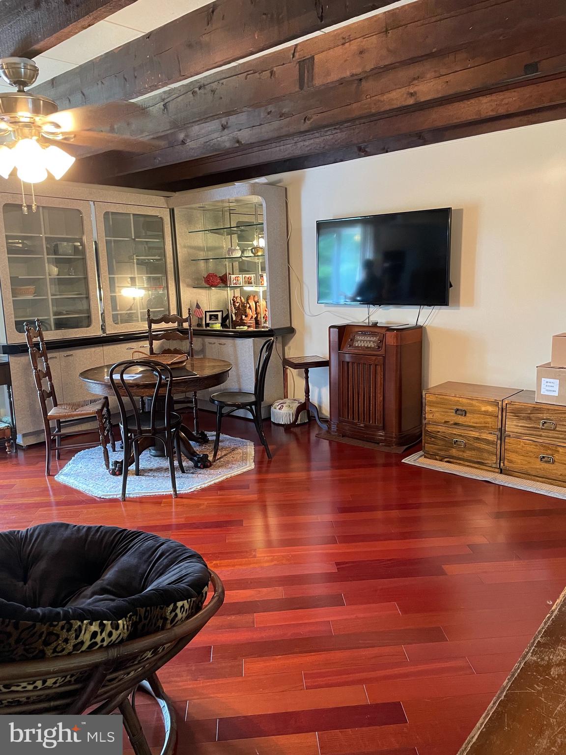885 North York Road, Unit 18B Warminster, PA 18974 - Photo 8 of 14 Living room