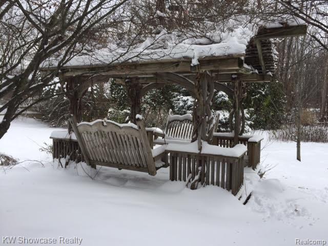 47200 West 11 Mile Road Novi, MI 48374 - Photo 55 of 62 47200 Ext Gazebo Swings Side SHot KS 12 13.jpg