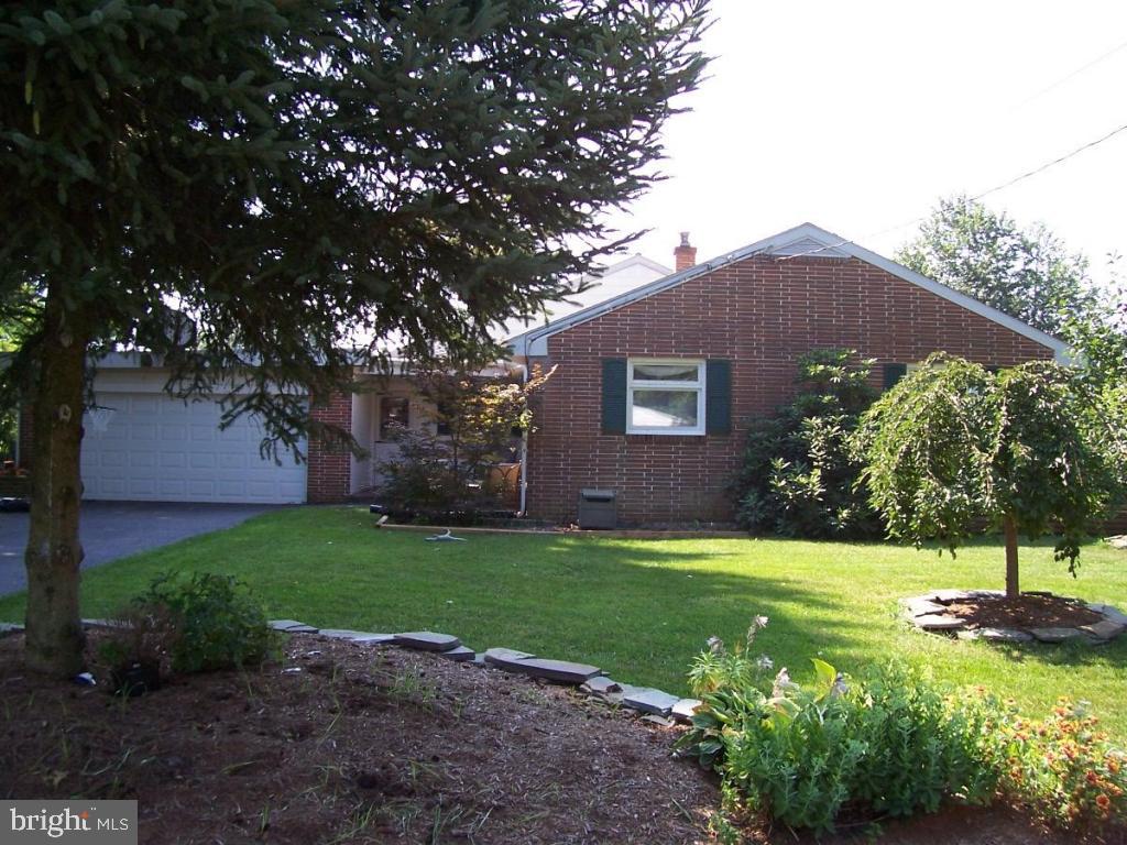 624 Hampden Road Elizabethtown, PA 17022 - Photo 2 of 6 Gallery Image 2