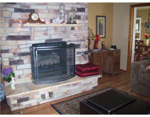 1111 Rutledge Road Transfer, PA 16154 - Photo 5 of 18 Living Room.