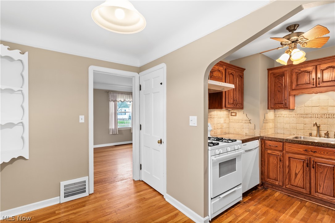 3079 Joslyn Road Cleveland, OH 44111 - Photo 9 of 35 Gallery Image 9