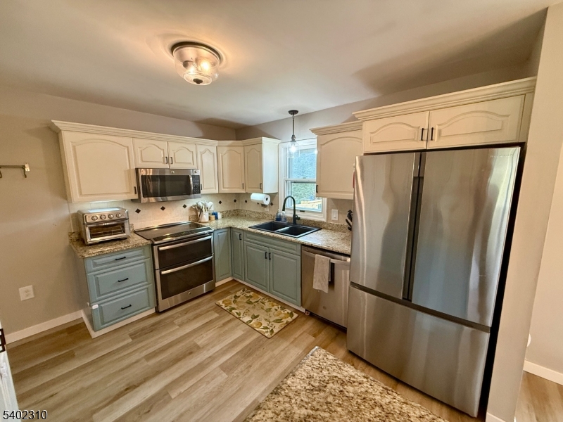 117 Papscoe Road West Milford, NJ 07421 - Photo 4 of 29