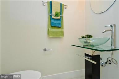 1143 Summit Street Northeast, Unit 1 Washington, DC 20002 - Photo 18 of 27 Bath