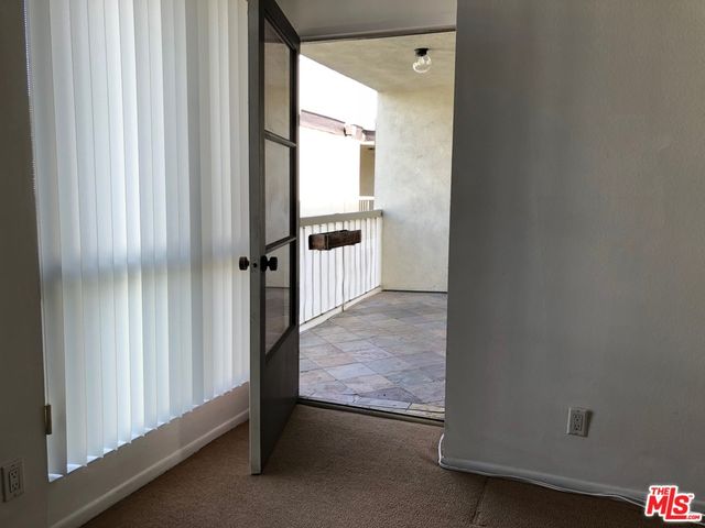 $3,195 | 911 North Kings Road, Unit 307, West Hollywood, CA 90069