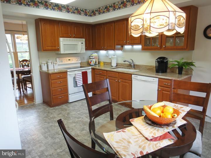 428 Stanford Road Fairless Hills, PA 19030 - Photo 8 of 20 Kitchen