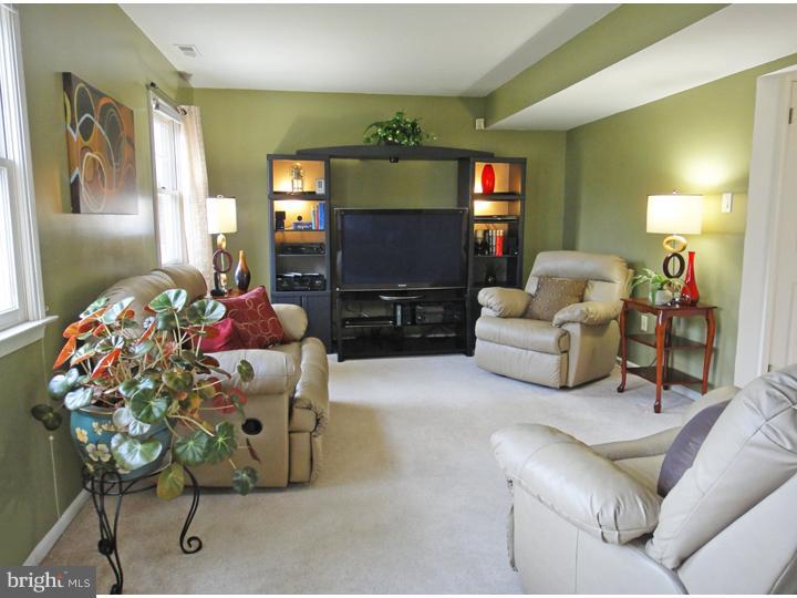 428 Stanford Road Fairless Hills, PA 19030 - Photo 10 of 20 Family Room
