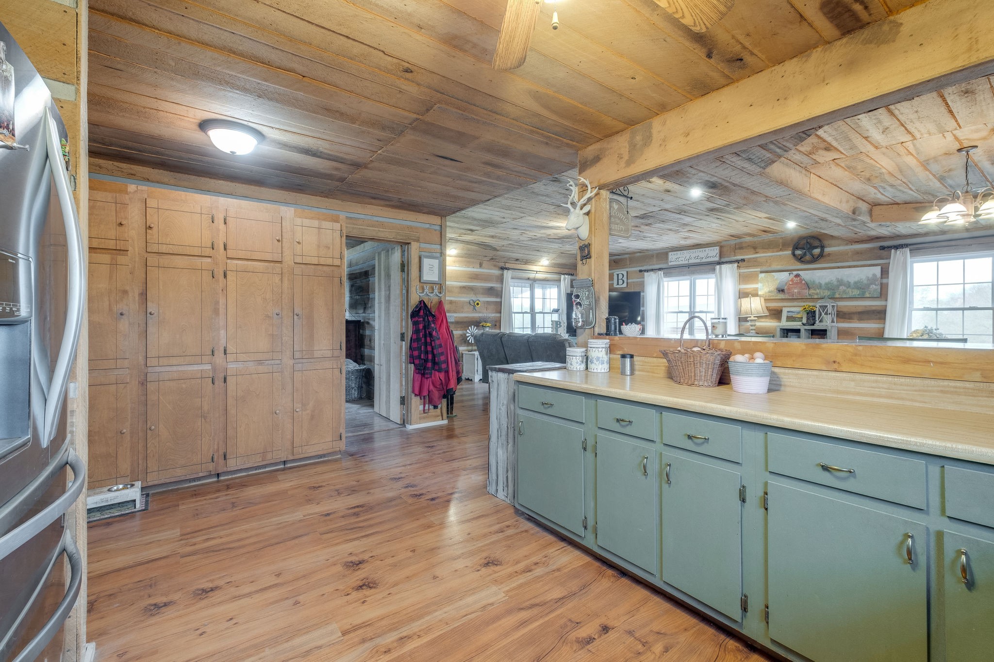 3854 Martins Chapel Road Springfield, TN 37172 - Photo 8 of 35 a very nice looking room with wooden floor
