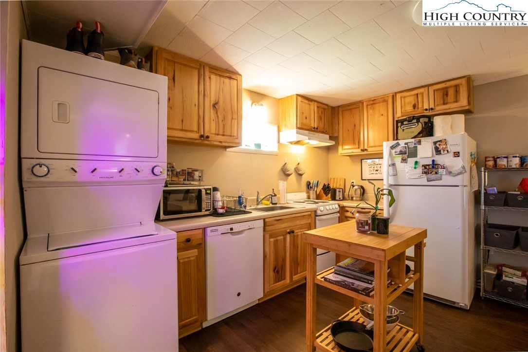 110 Summit Street Boone, NC 28607 - Photo 11 of 22