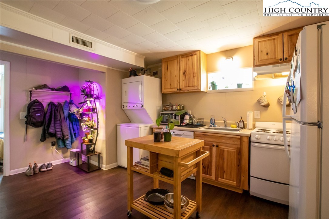 110 Summit Street Boone, NC 28607 - Photo 13 of 22