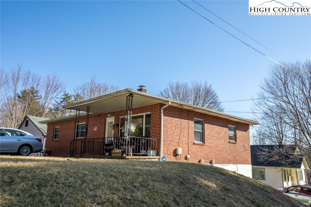 110 Summit Street Boone, NC 28607 - Photo 2 of 22