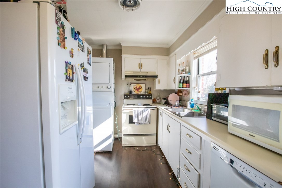 110 Summit Street Boone, NC 28607 - Photo 4 of 22