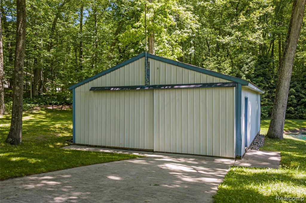 10100 Bridge Lake Road Clarkston, MI 48348 - Photo 25 of 39