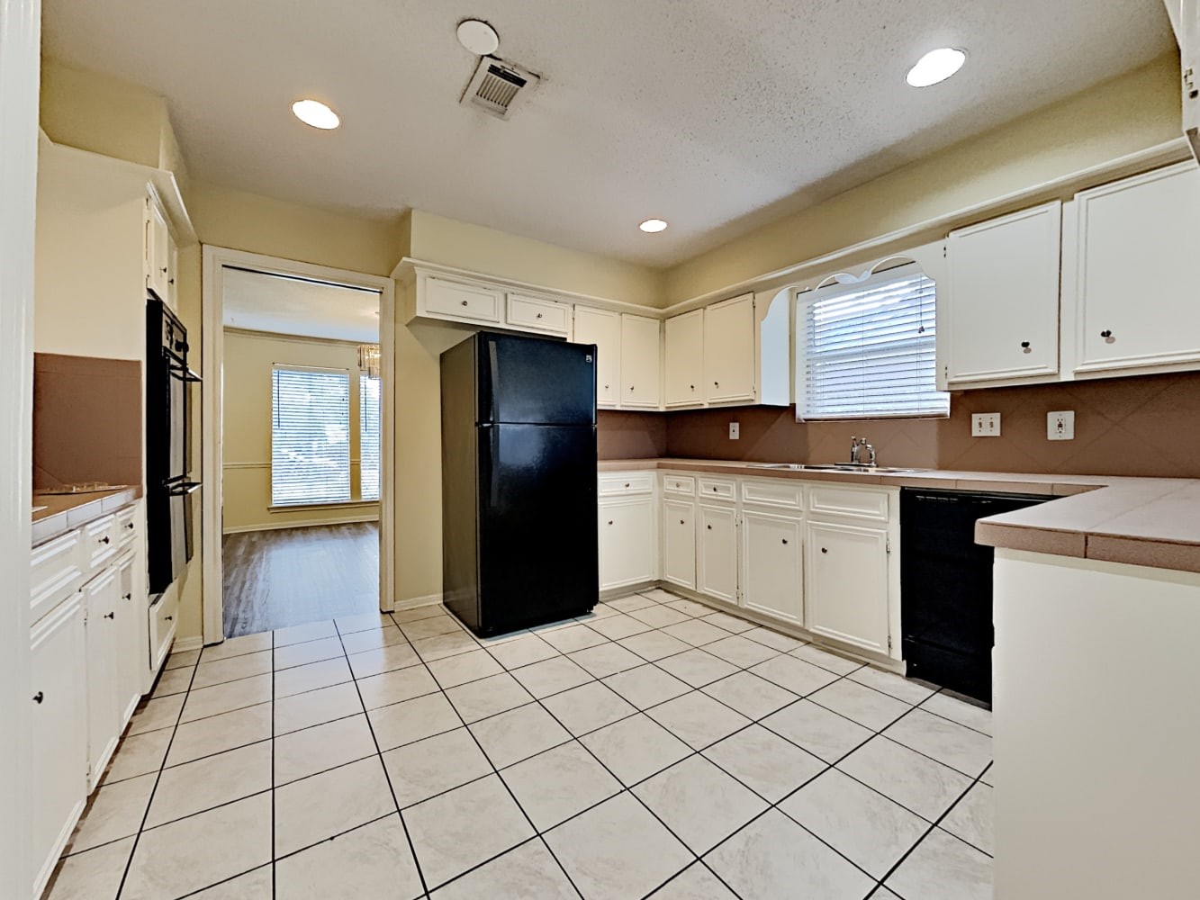 5910 Theall Road Houston, TX 77066 - Photo 11 of 23 Gallery Image 11