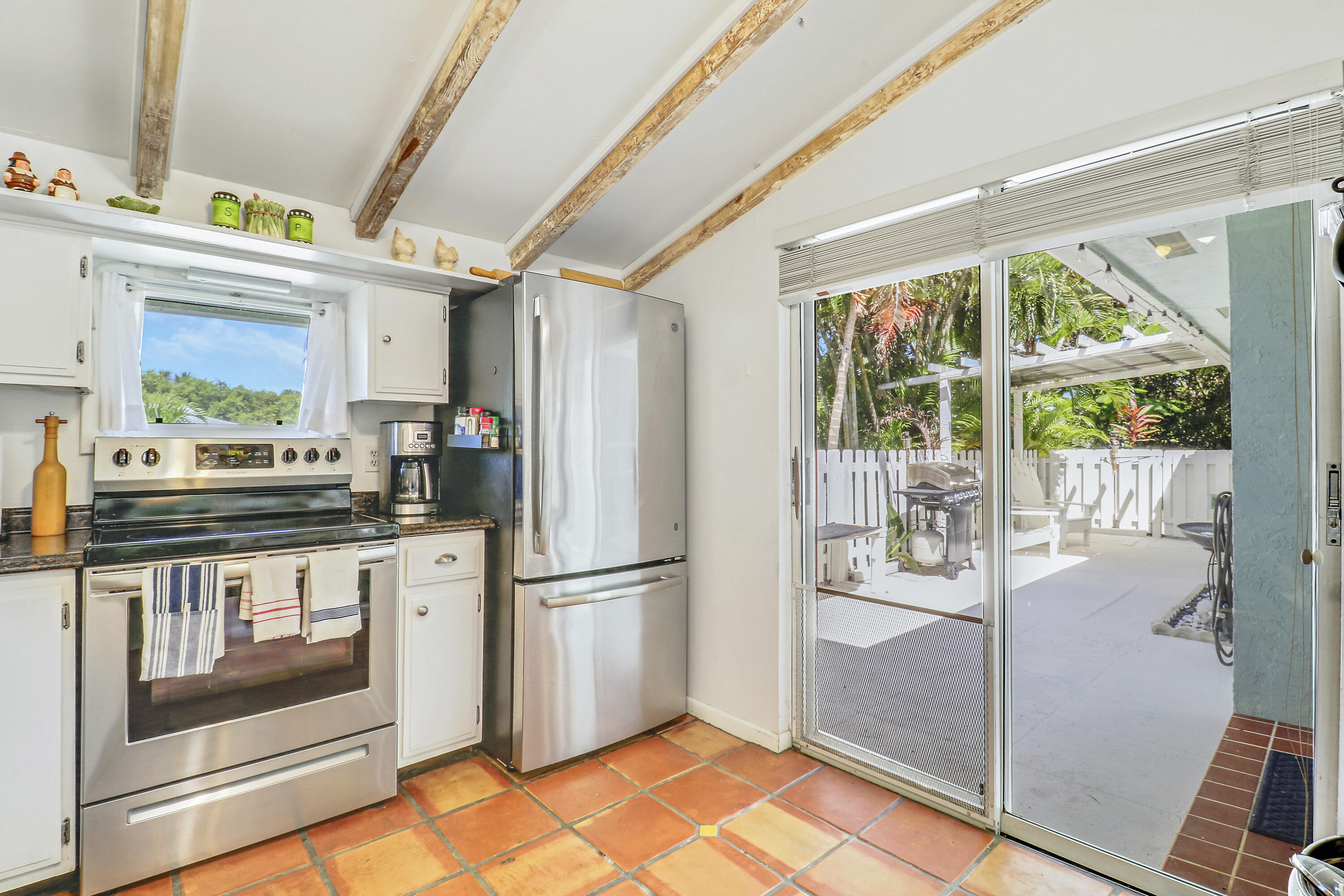 1329 Chippewa Street Jupiter, FL 33458 - Photo 13 of 36 House-14