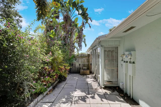 a view of a pathway with an empty space
