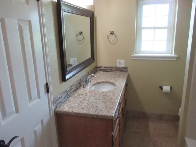 $2,400 | 215 Monkey Road, Elgin, TX 78621