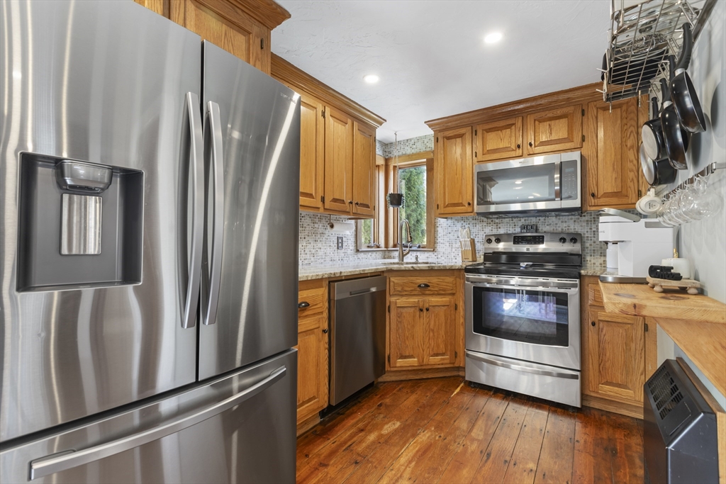 14 Cook Street Douglas, MA 01516 - Photo 18 of 36