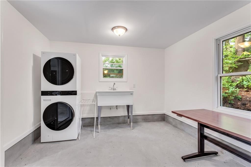 1966 Mark Trail Decatur, GA 30032 - Photo 22 of 25 a view of a livingroom with washer and dryer