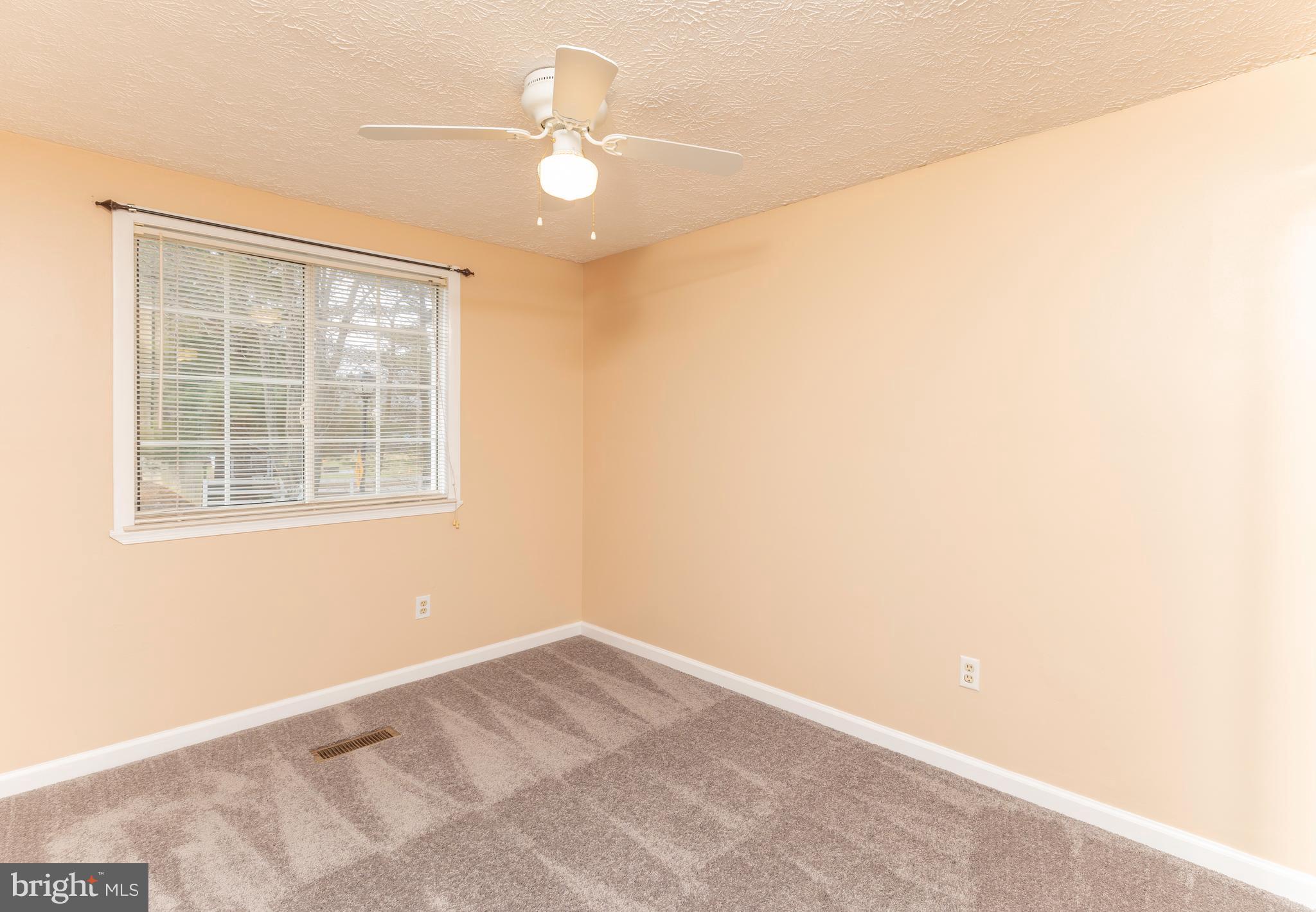 24237 Newbury Road Gaithersburg, MD 20882 - Photo 17 of 30 3rd Bedroom