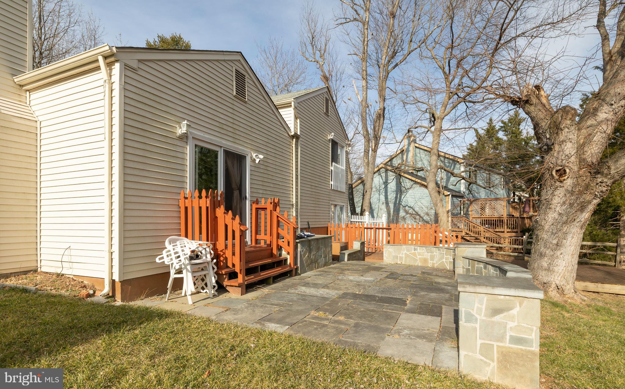 24237 Newbury Road Gaithersburg, MD 20882 - Photo 26 of 30 Outside