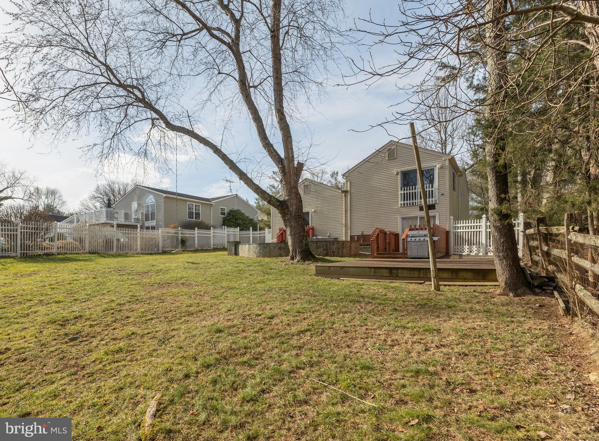 24237 Newbury Road Gaithersburg, MD 20882 - Photo 27 of 30 Outside